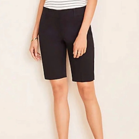 Ann Taylor Black Boardwalk Shorts With pockets, Size 8 - Picture 2 of 6